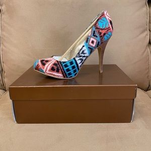 Bnib Audrey Brooke Val Printed Stack Heel Black/Coral/White/Blue Sz 8.5